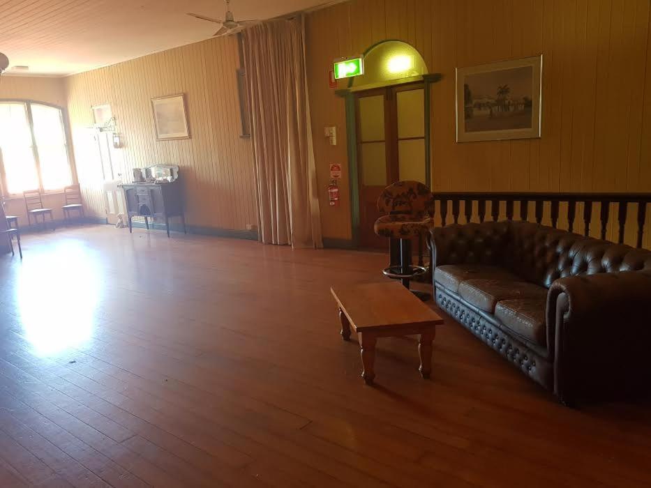 Hotel Kerwick Redbank Bagian luar foto